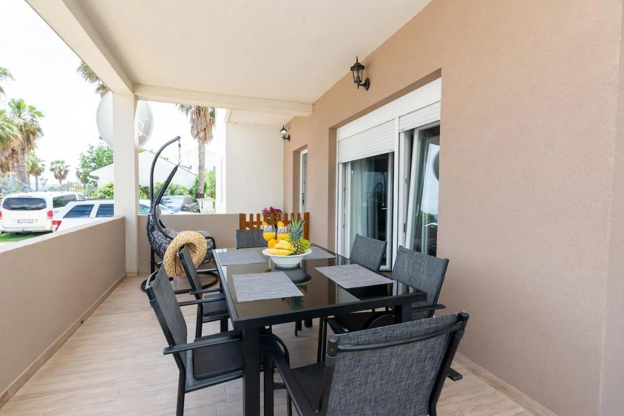 Apartman Holiday Home Bibano